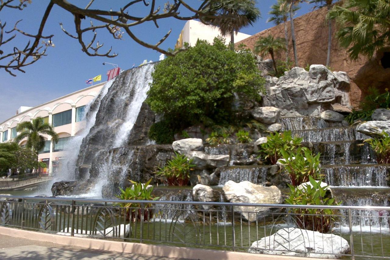 Oyo 798 Reurn Mareena Resort Nakhonratcsaszima Kültér fotó