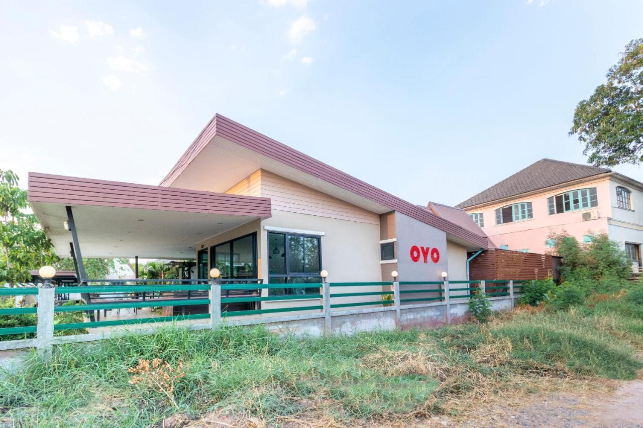 Oyo 798 Reurn Mareena Resort Nakhonratcsaszima Kültér fotó