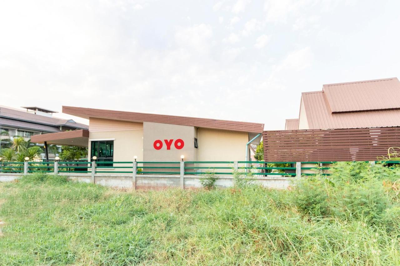 Oyo 798 Reurn Mareena Resort Nakhonratcsaszima Kültér fotó